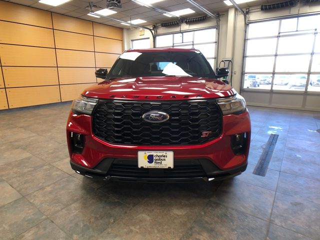 2025 Ford Explorer ST photo 3