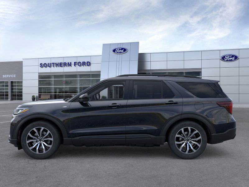 2025 Ford Explorer ST-Line photo 2