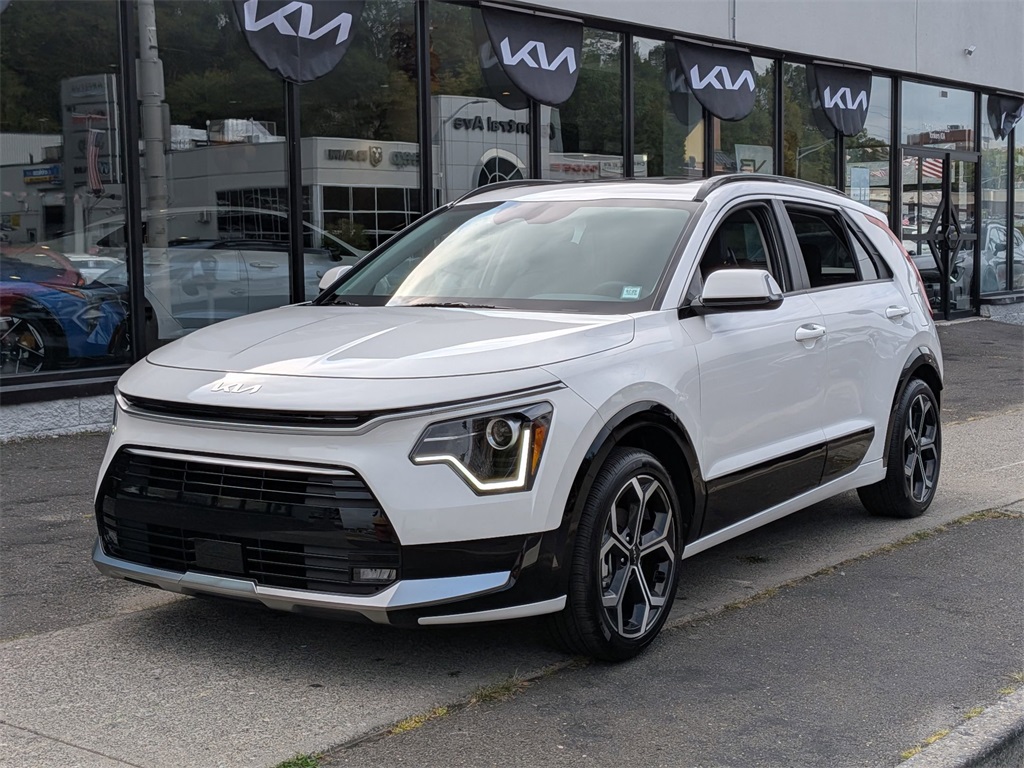 2024 Kia Niro EX Touring's photo