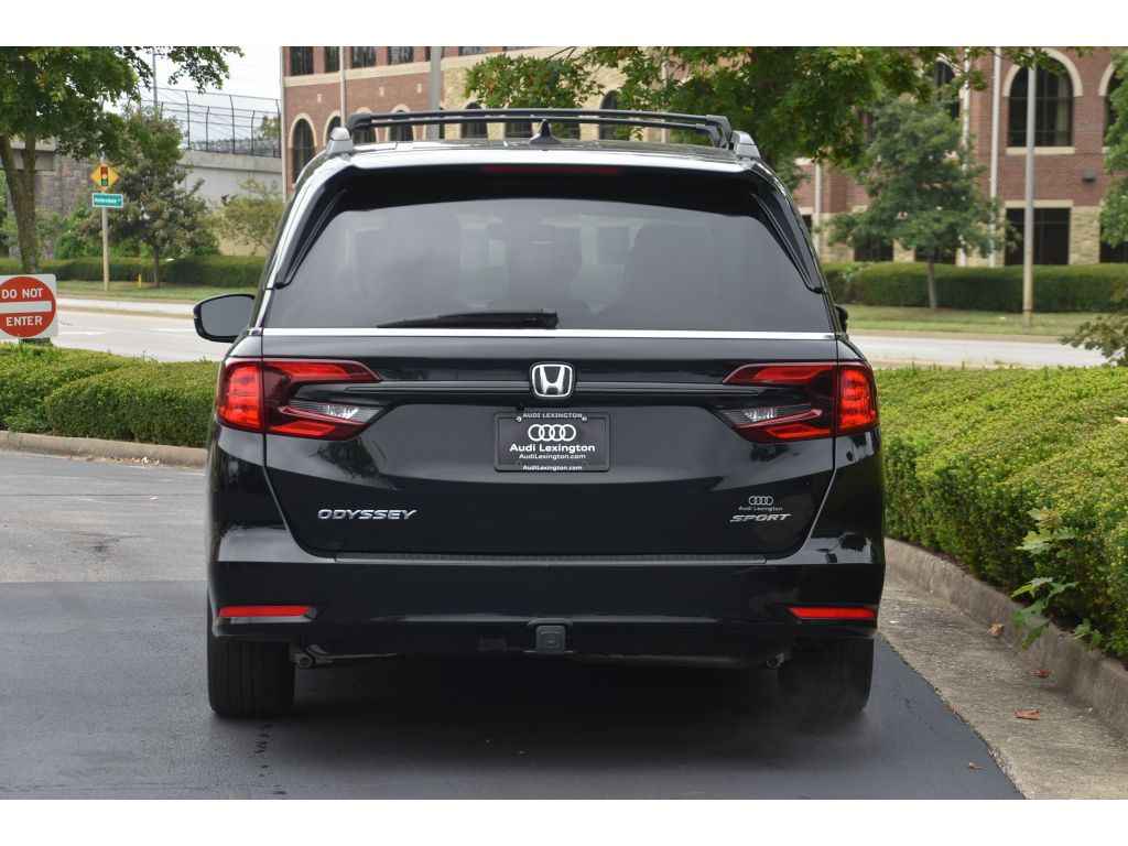 2023 Honda Odyssey Sport photo 3
