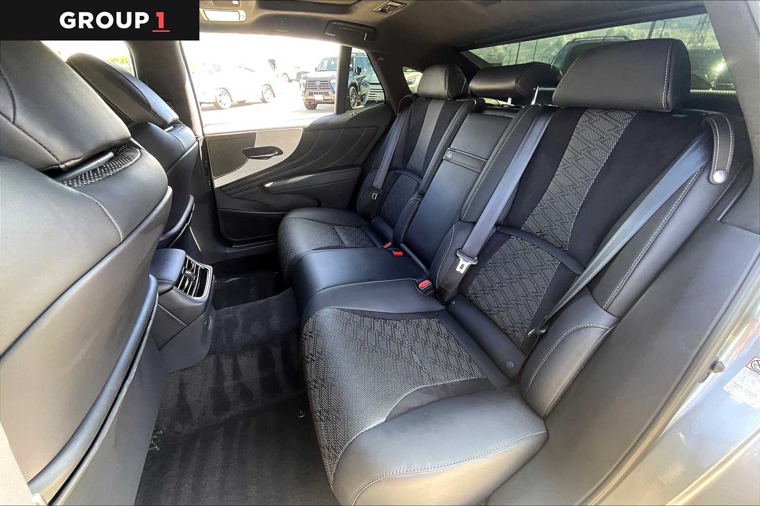 2025 Lexus LS 500 F SPORT photo 17