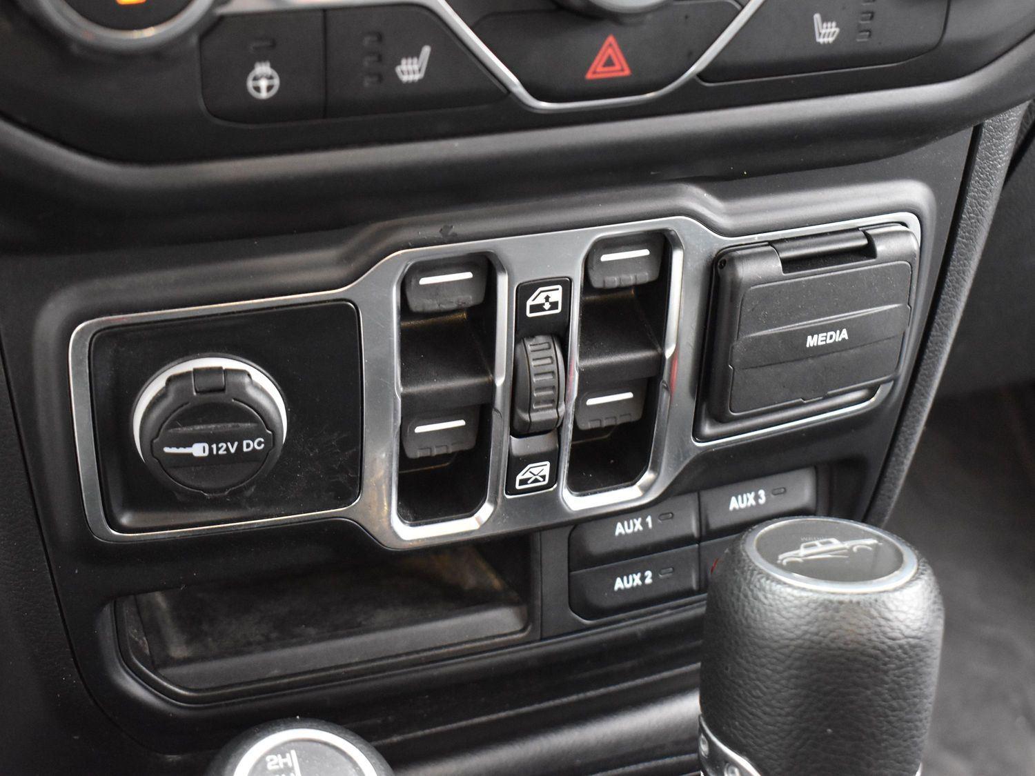 2021 Jeep Gladiator Willys photo 15