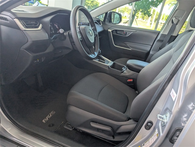 2024 Toyota RAV4 LE photo 7
