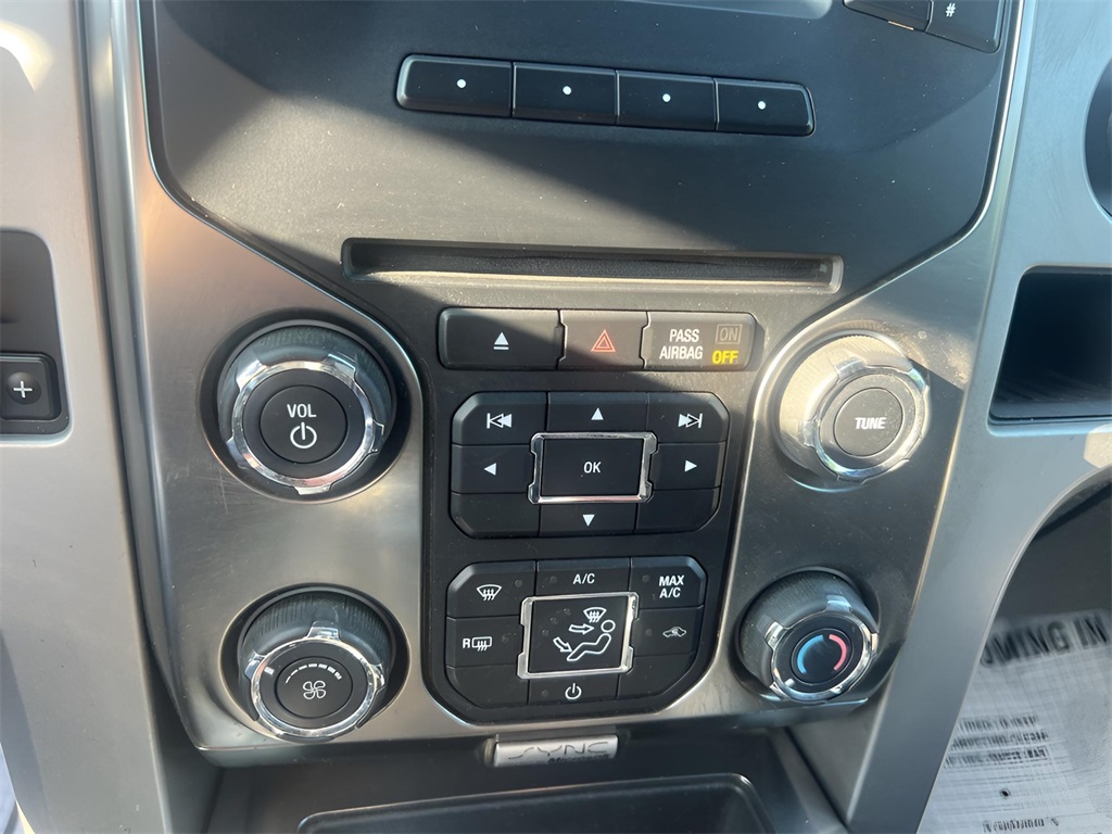 2014 Ford F-150 FX4 photo 26