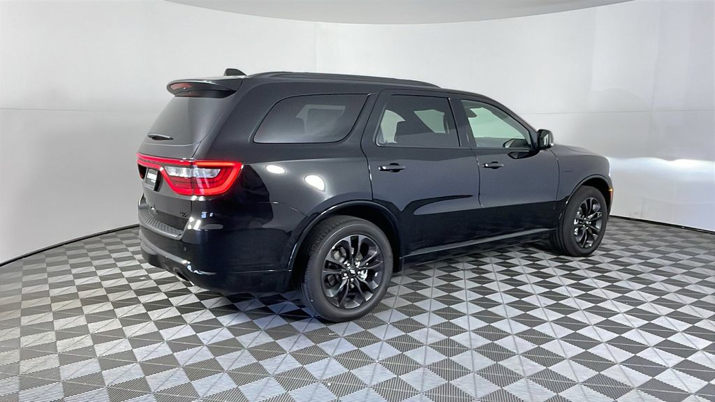 2025 Dodge Durango R/T Plus photo 2
