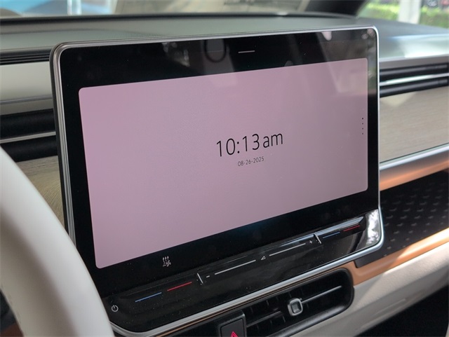 2025 Volkswagen ID. Buzz Pro Plus photo 12