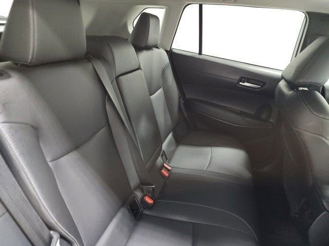 2023 Toyota Corolla Cross XLE photo 13
