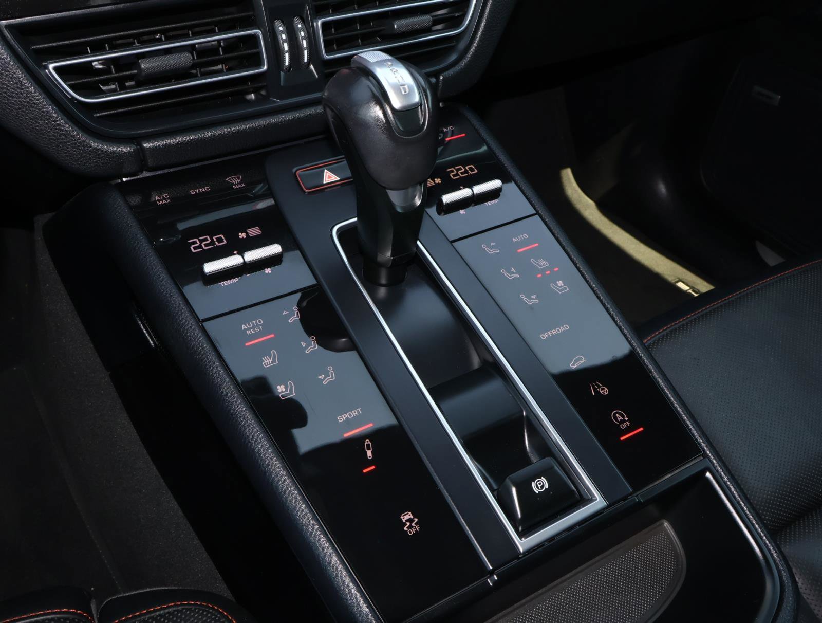 2023 Porsche Macan S photo 25