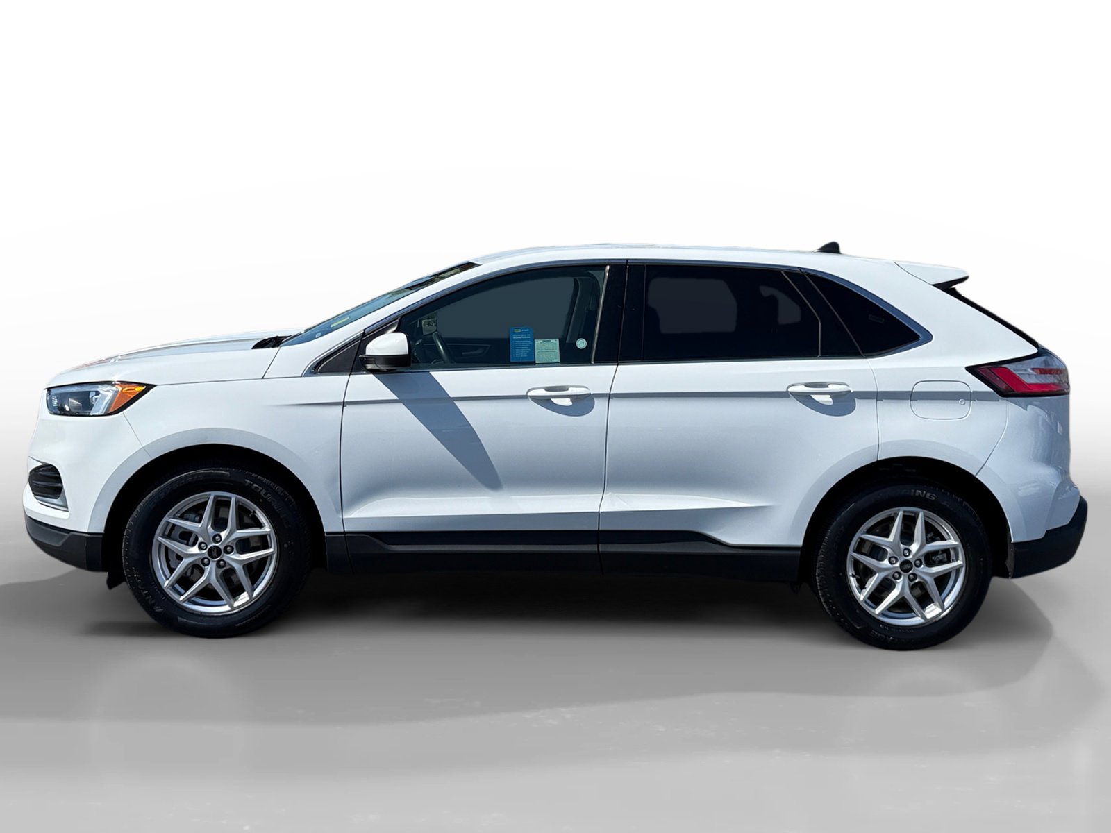 2024 Ford Edge SEL photo 2