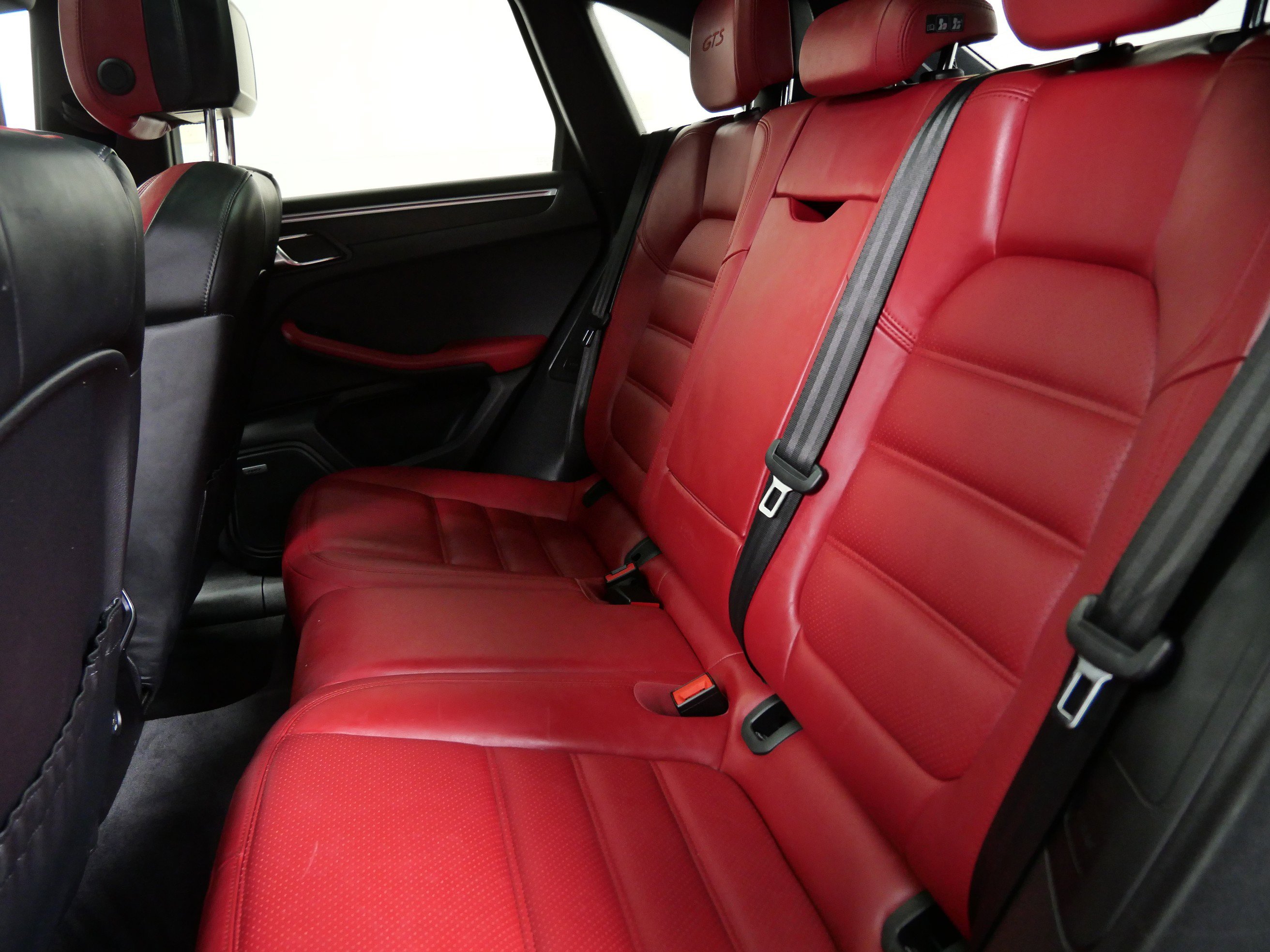 2017 Porsche Macan GTS photo 14