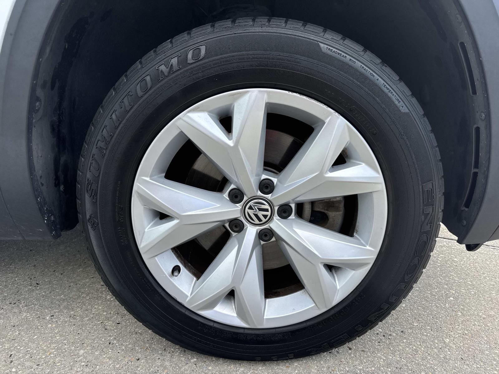 2018 Volkswagen Atlas S photo 3