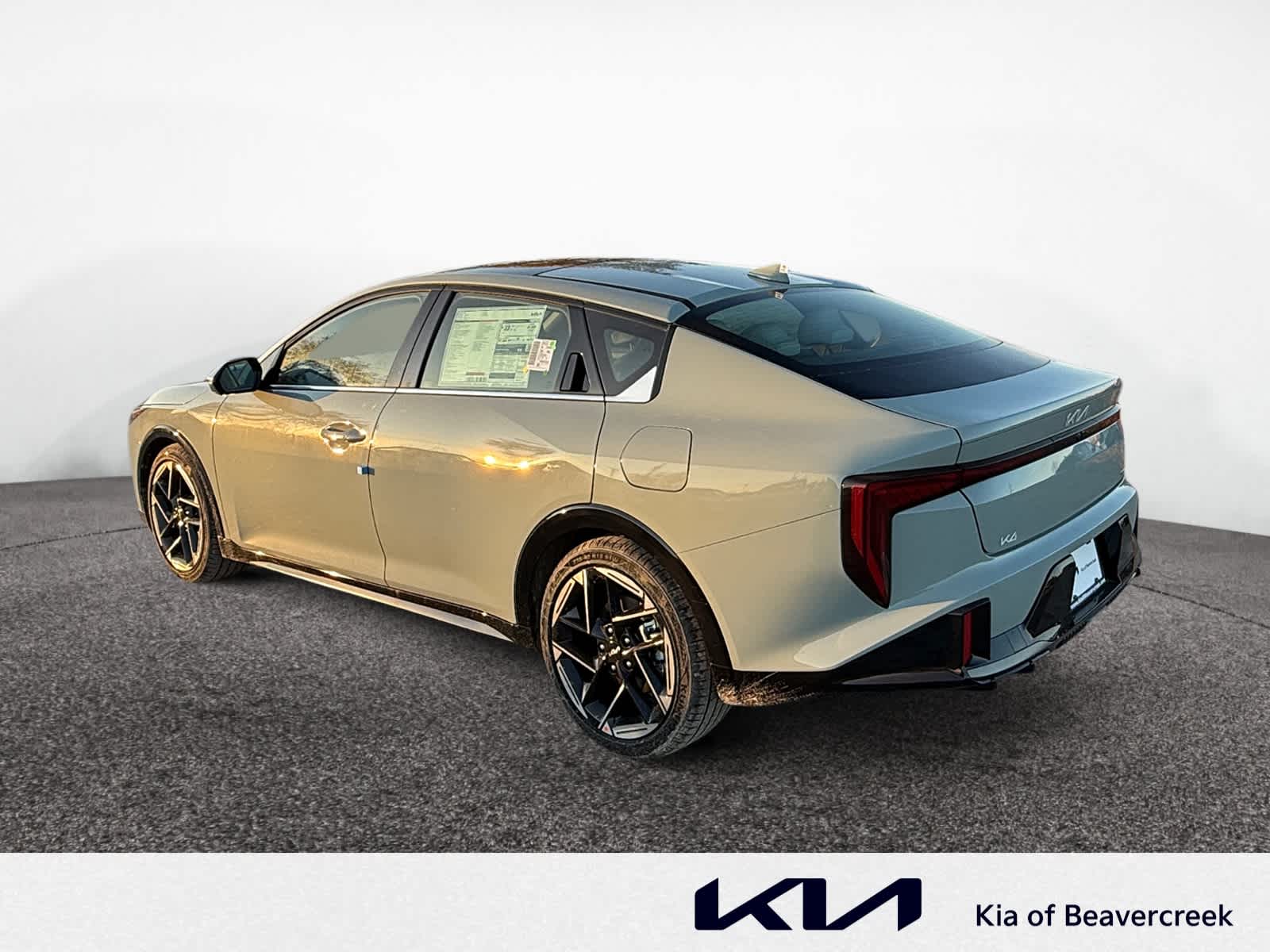 2025 Kia K4 GT-Line photo 3