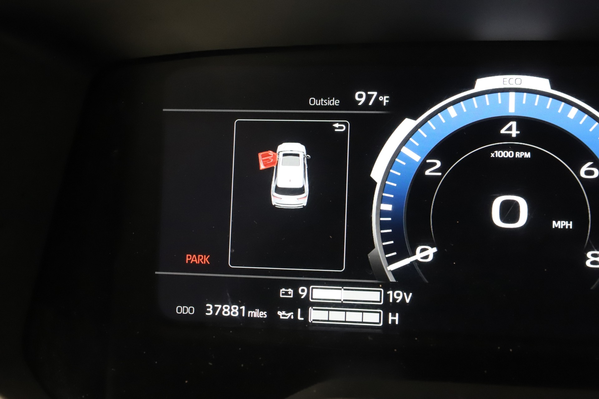 2024 Toyota RAV4 LE photo 24