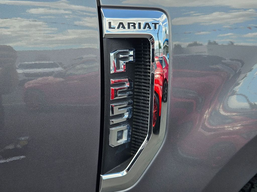 2021 Ford F-250 Lariat photo 29