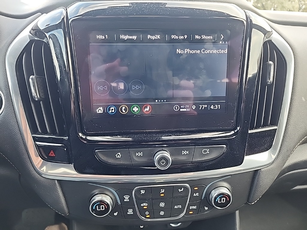 2022 Chevrolet Traverse Leather photo 11