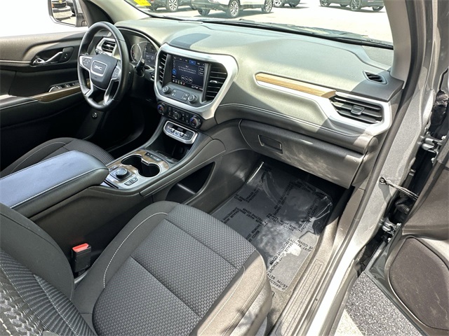 2023 Gmc Acadia SLE photo 17
