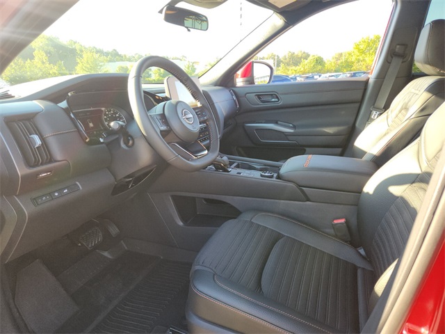 2025 Nissan Pathfinder Rock Creek photo 7