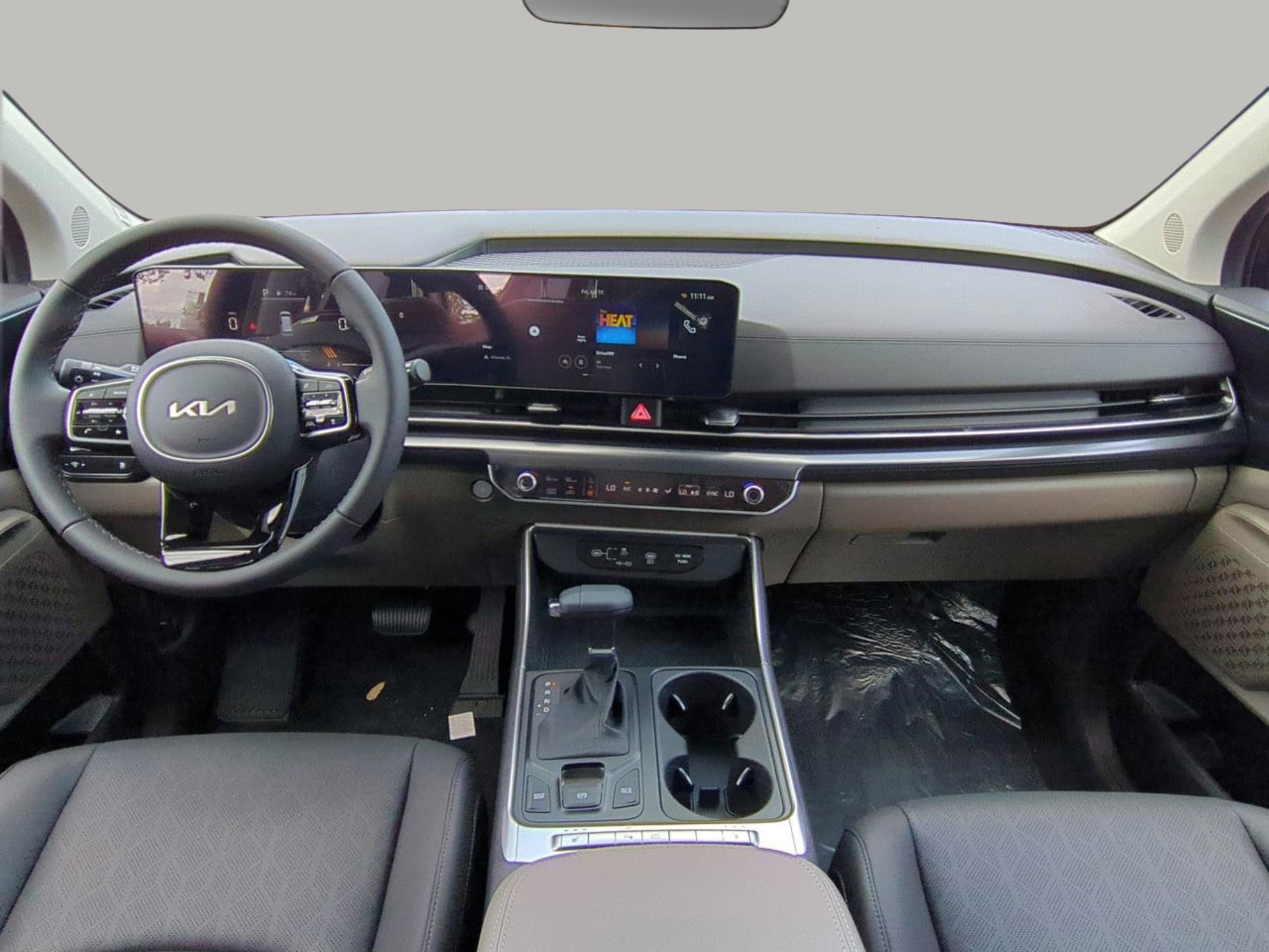 2026 Kia Carnival LXS photo 16