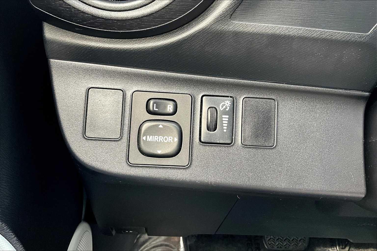 2013 Toyota Prius C Two photo 33