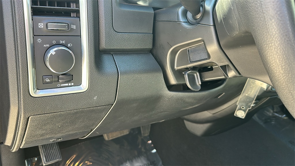 2024 Ram 1500 Classic SLT photo 15