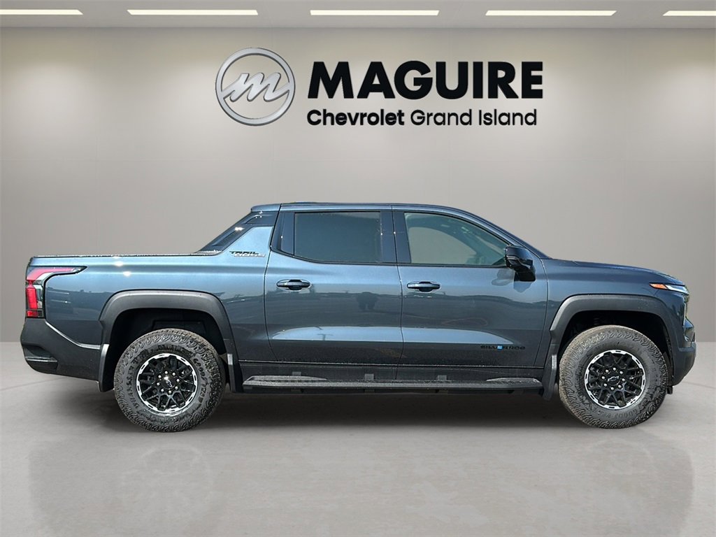 2026 Chevrolet Silverado EV Trail Boss photo 2