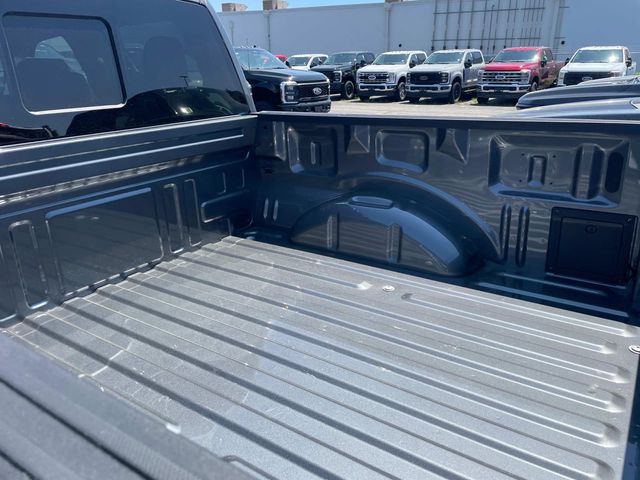 2025 Ford F-150 XLT photo 4