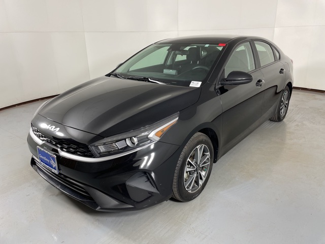 2024 Kia Forte LXS photo 4