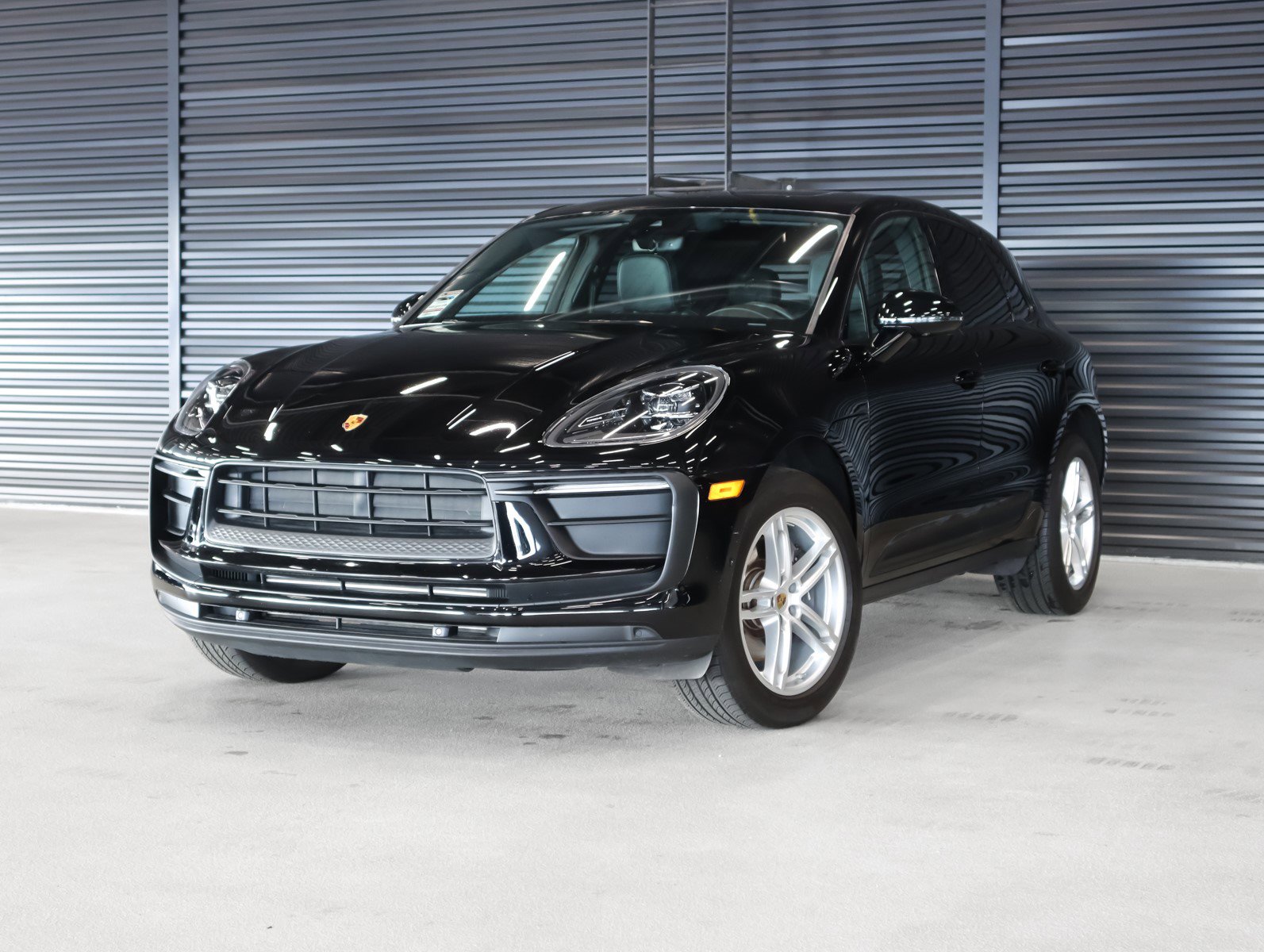 2022 Porsche Macan Base