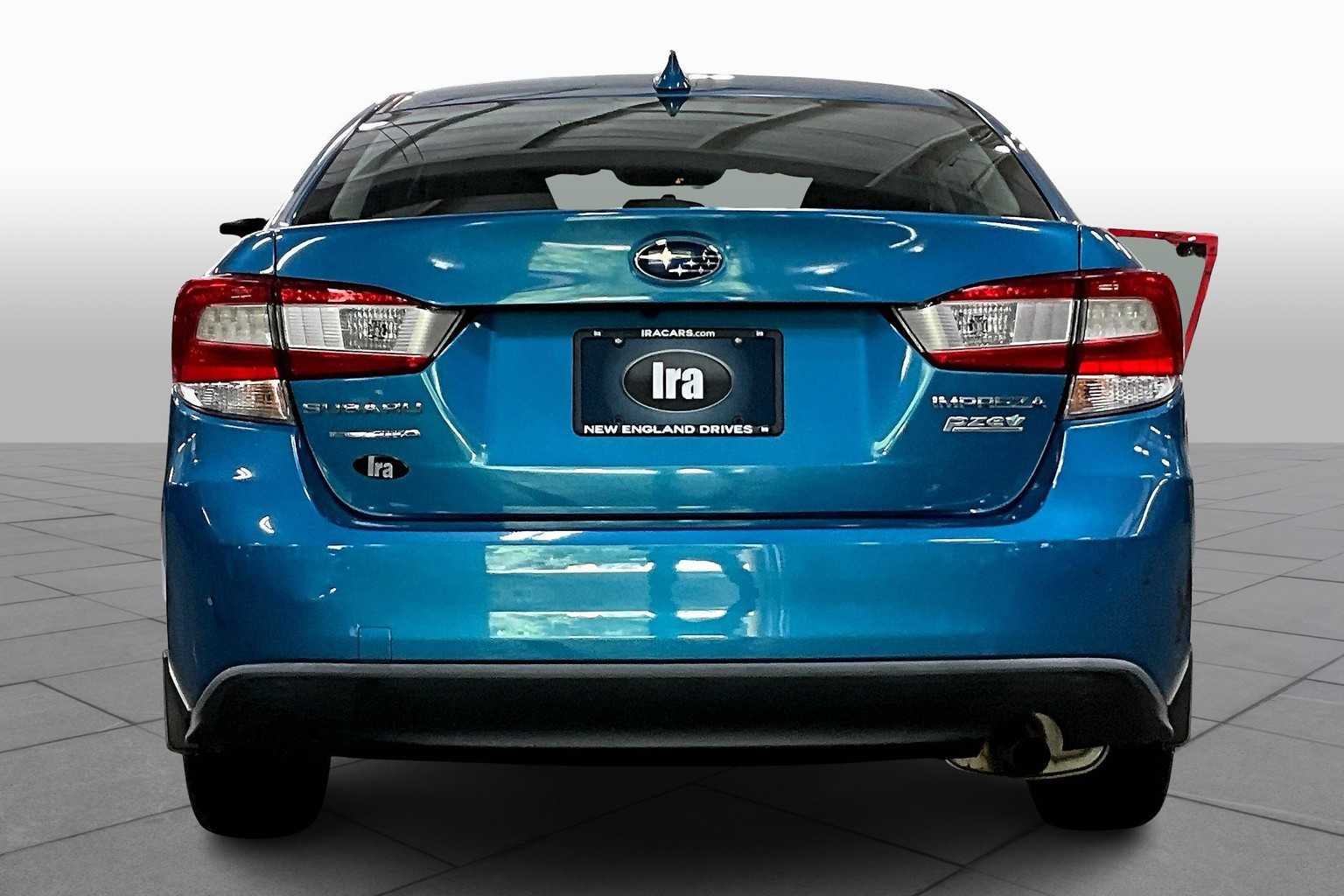 2017 Subaru Impreza 2.0i Premium photo 4