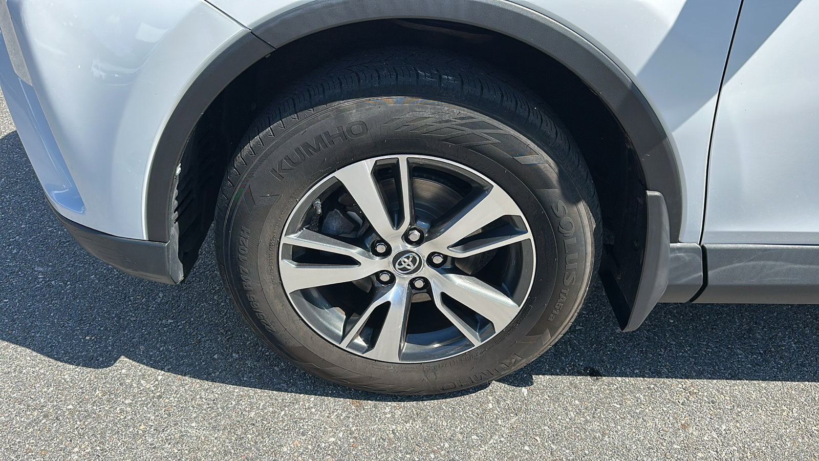 2018 Toyota RAV4 XLE photo 9
