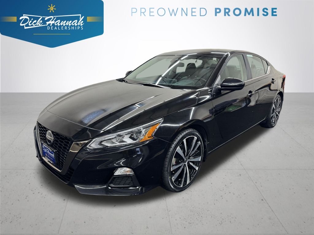 2022 Nissan Altima SR's photo