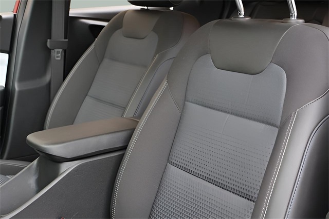 2025 Chevrolet Trax LT photo 3