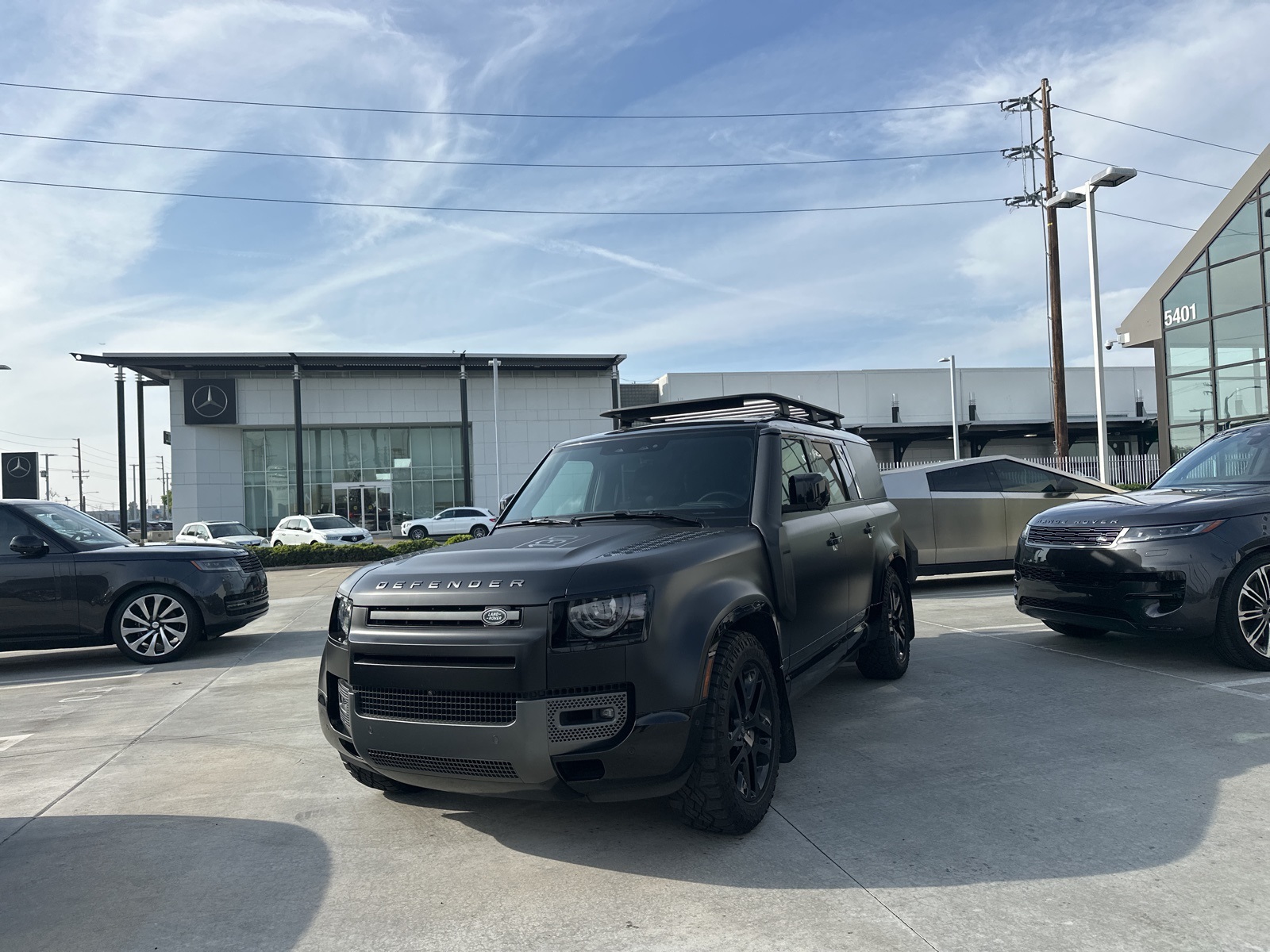 2024 Land Rover Defender Outbound's photo