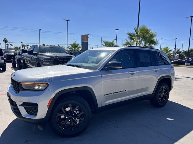 2025 Jeep Grand Cherokee Altitude X photo 3