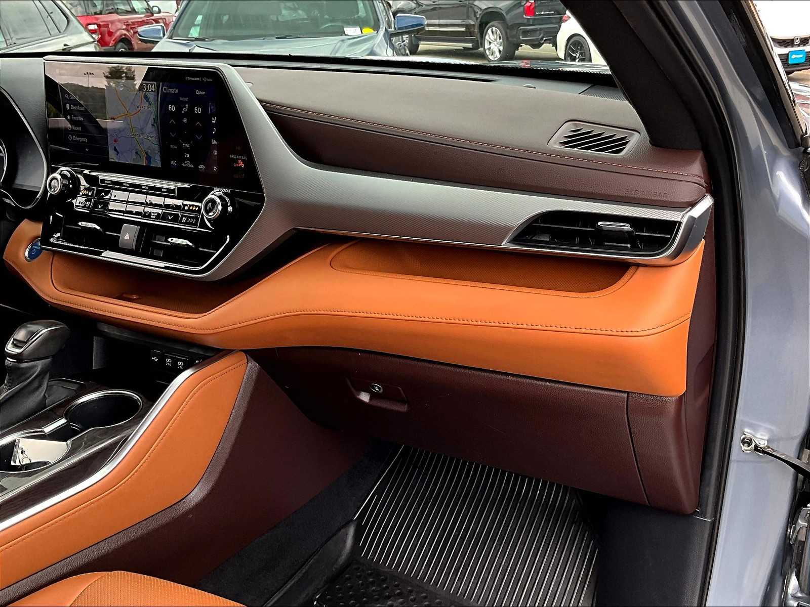 2021 Toyota Highlander Hybrid Platinum photo 13