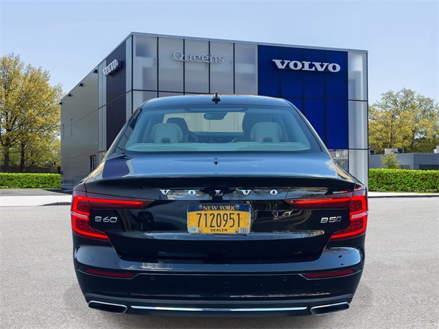 2022 Volvo S60 B5 Inscription photo 2