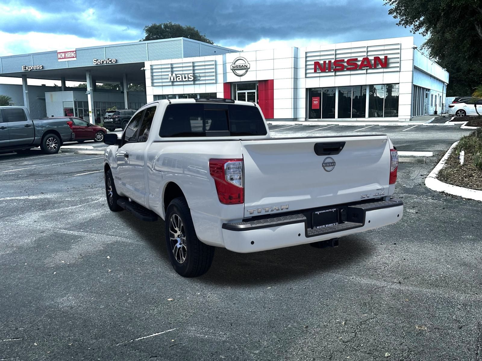 2024 Nissan Titan SV photo 4