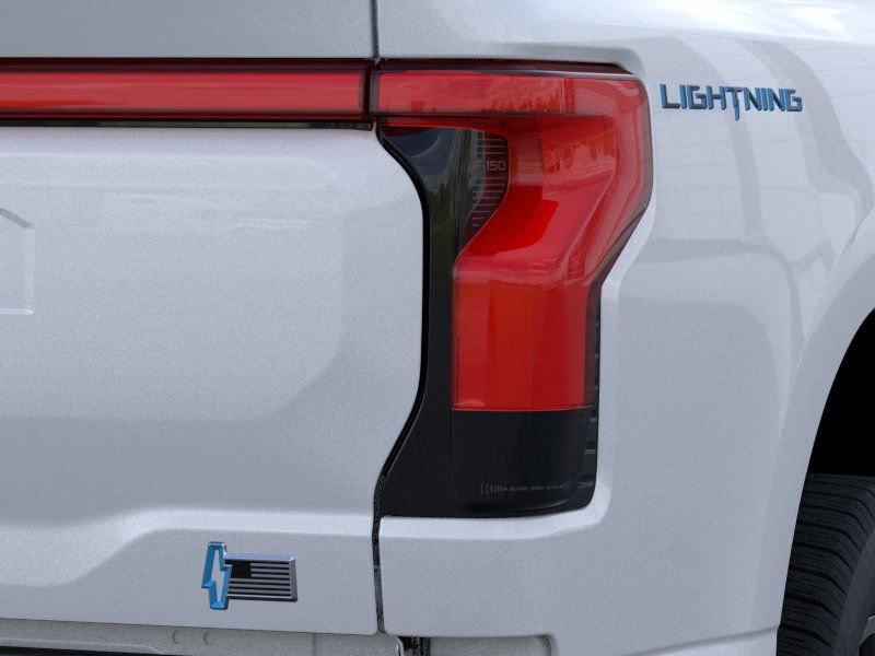 2025 Ford F-150 Lightning Lariat photo 21
