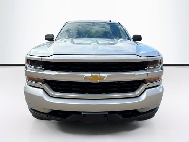 2019 Chevrolet Silverado 1500 Custom photo 3
