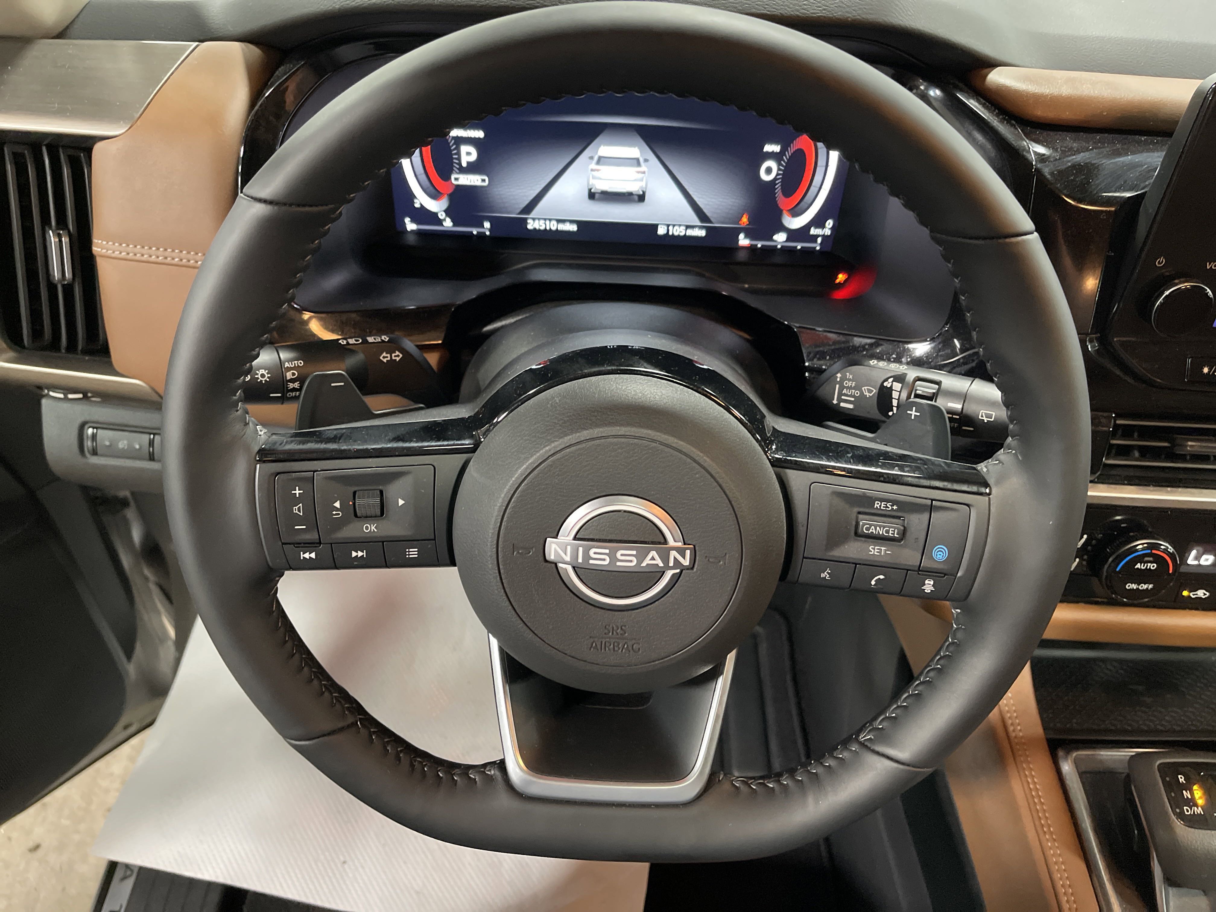 2023 Nissan Pathfinder Platinum photo 7