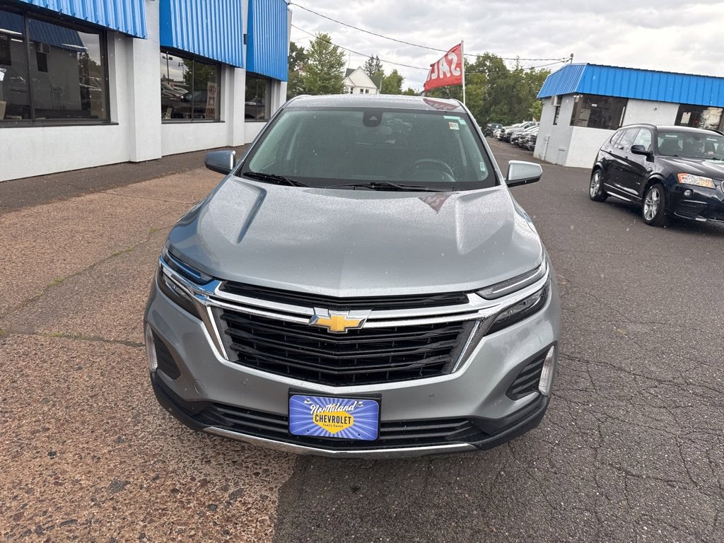2024 Chevrolet Equinox LT photo 3