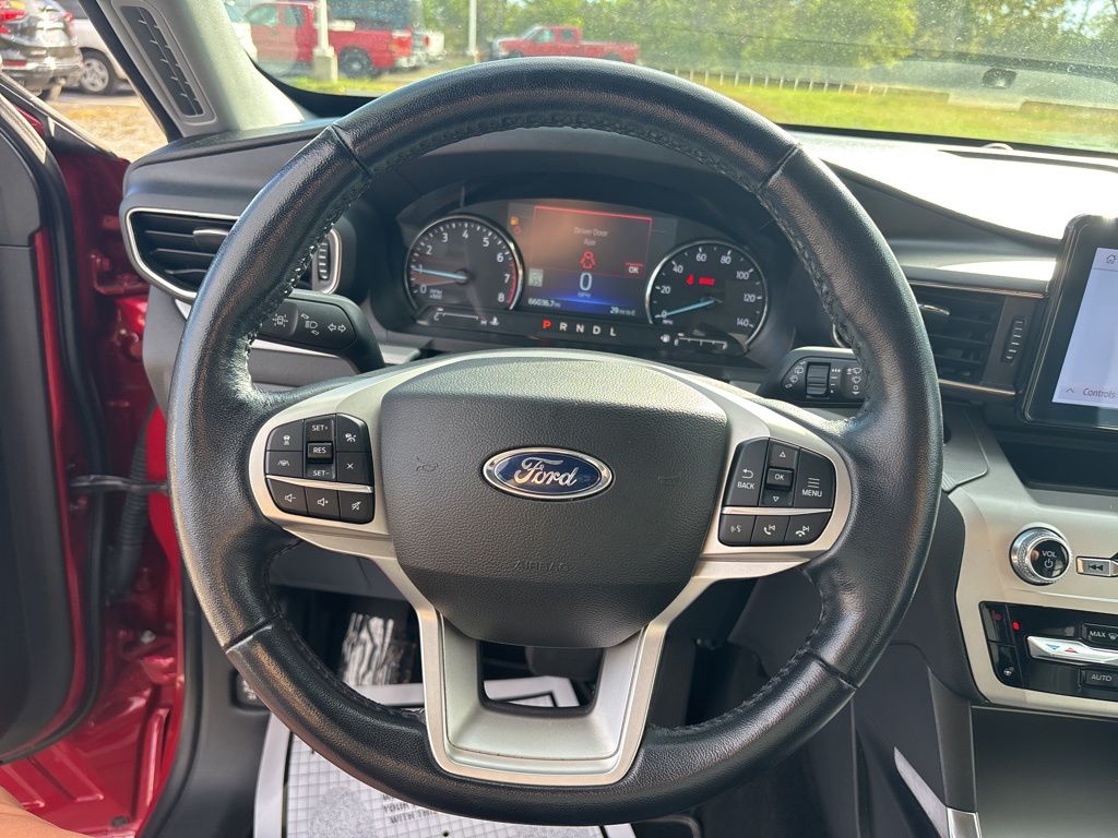 2022 Ford Explorer XLT photo 11