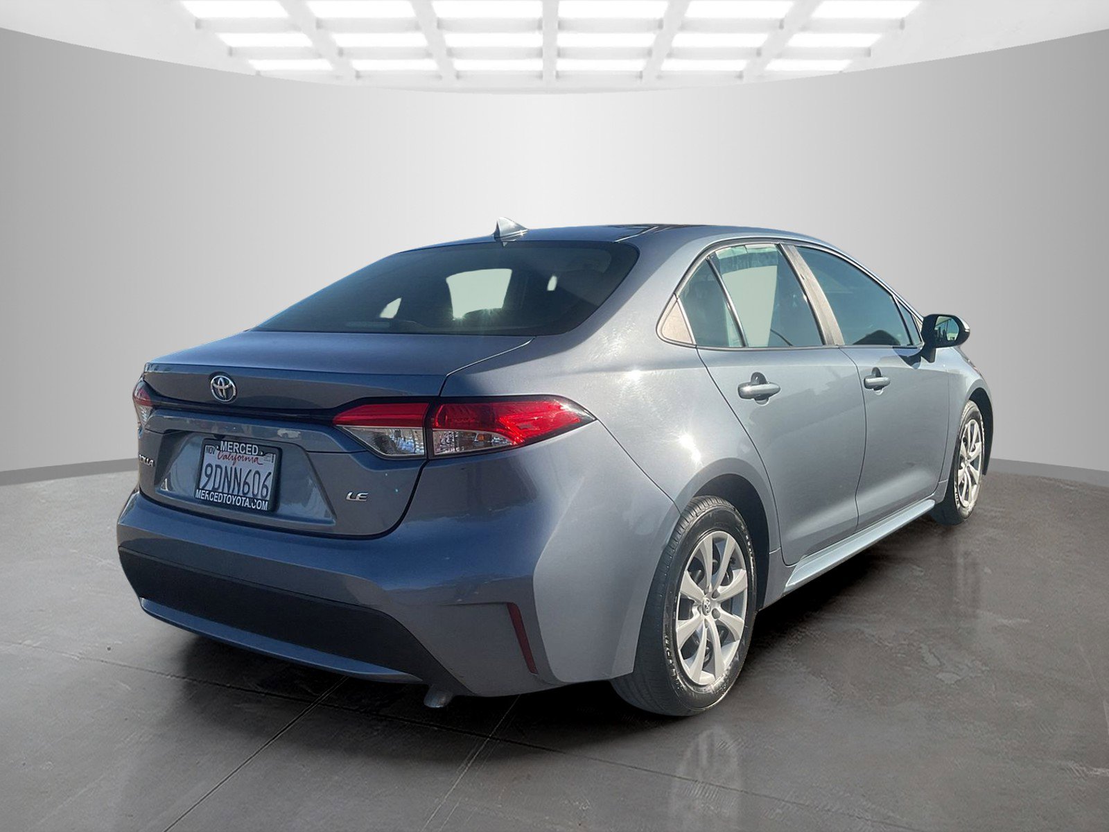 2022 Toyota Corolla LE photo 3