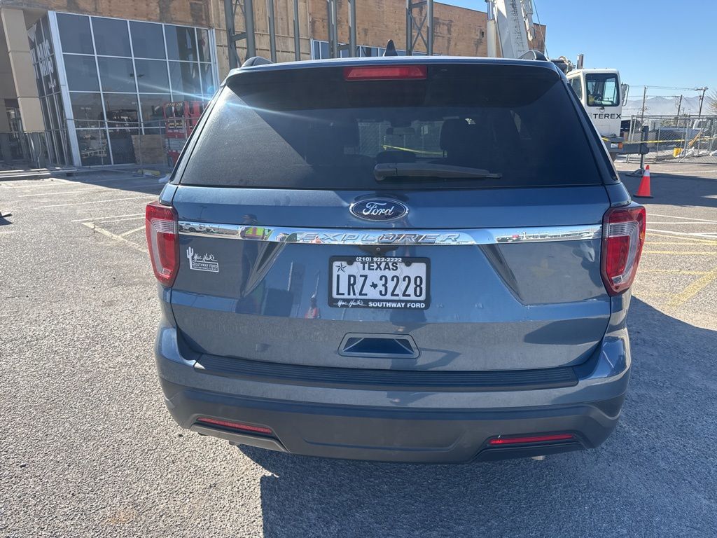 2018 Ford Explorer Base photo 4
