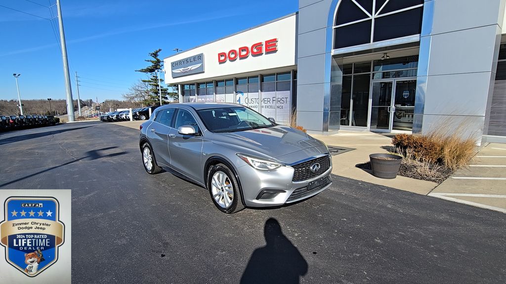 2017 INFINITI QX30 Base