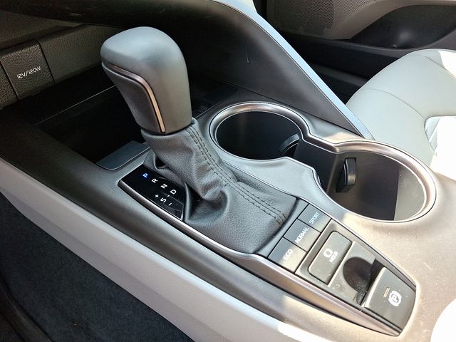 2023 Toyota Camry SE photo 14