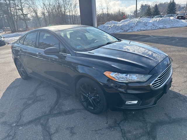 2019 Ford Fusion SE's photo
