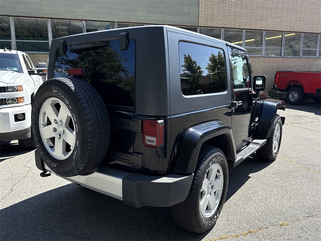 2010 Jeep Wrangler Sahara photo 4