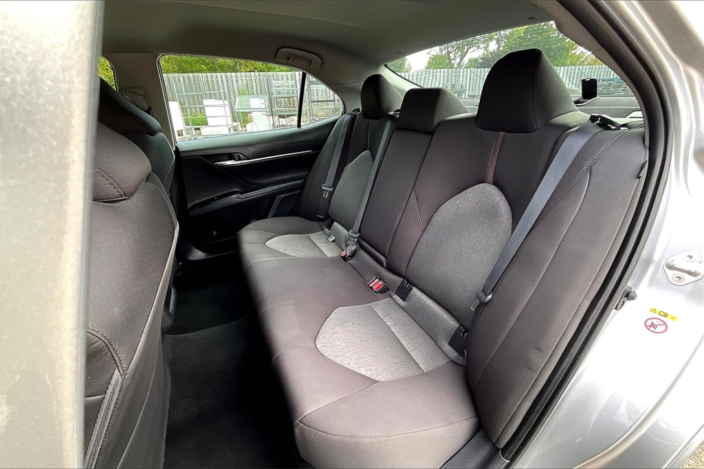 2019 Toyota Camry LE photo 24