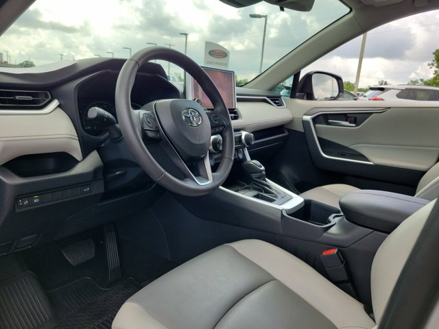 2024 Toyota RAV4 XLE Premium photo 18